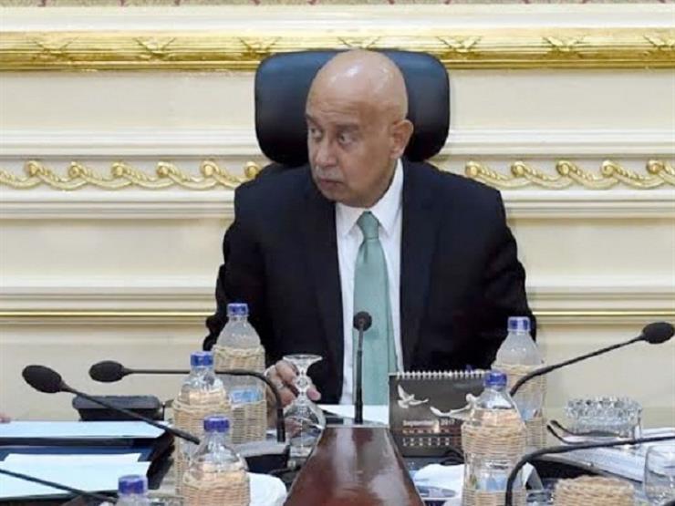 رئيس الوزراء يعلن عن توزيع 600 ألف تابليت على طلبة المدارس العام القادم رئيس الوزراء يعلن عن توزيع 600 ألف تابليت على طلبة المدارس العام القادم