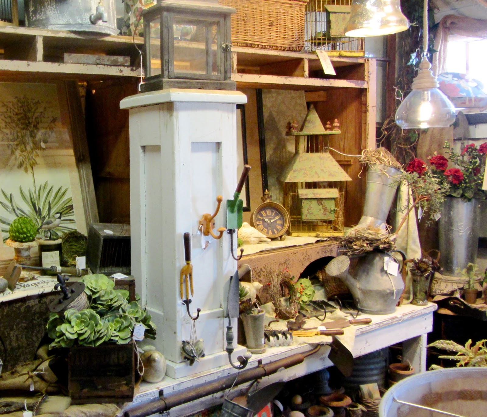 Robins Vintage Suitcase Vintage Garden Room