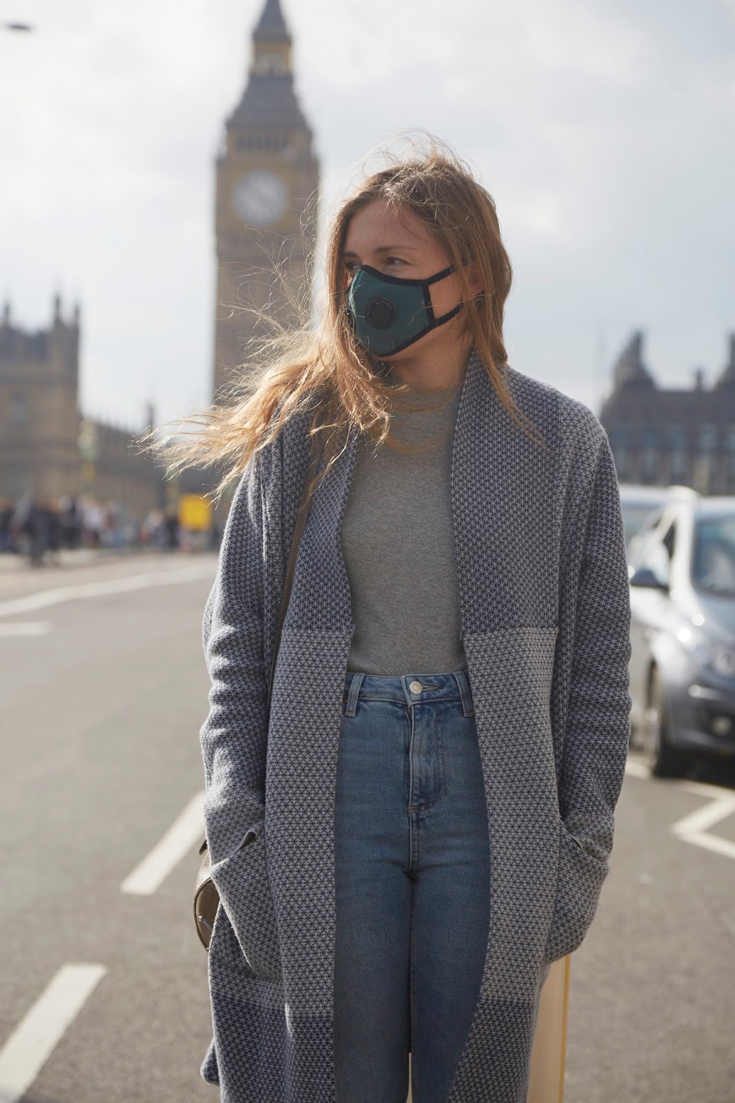 CLEAN AIR IS IT TIME TO START WEARING POLLUTION MASKS IN LONDON AND PARIS? air pollution, greenpeace, clean air, clean air act, city of london, Paris, vox mask, pollution mask, world health organisation, green living, client earth, teresa may, premature death