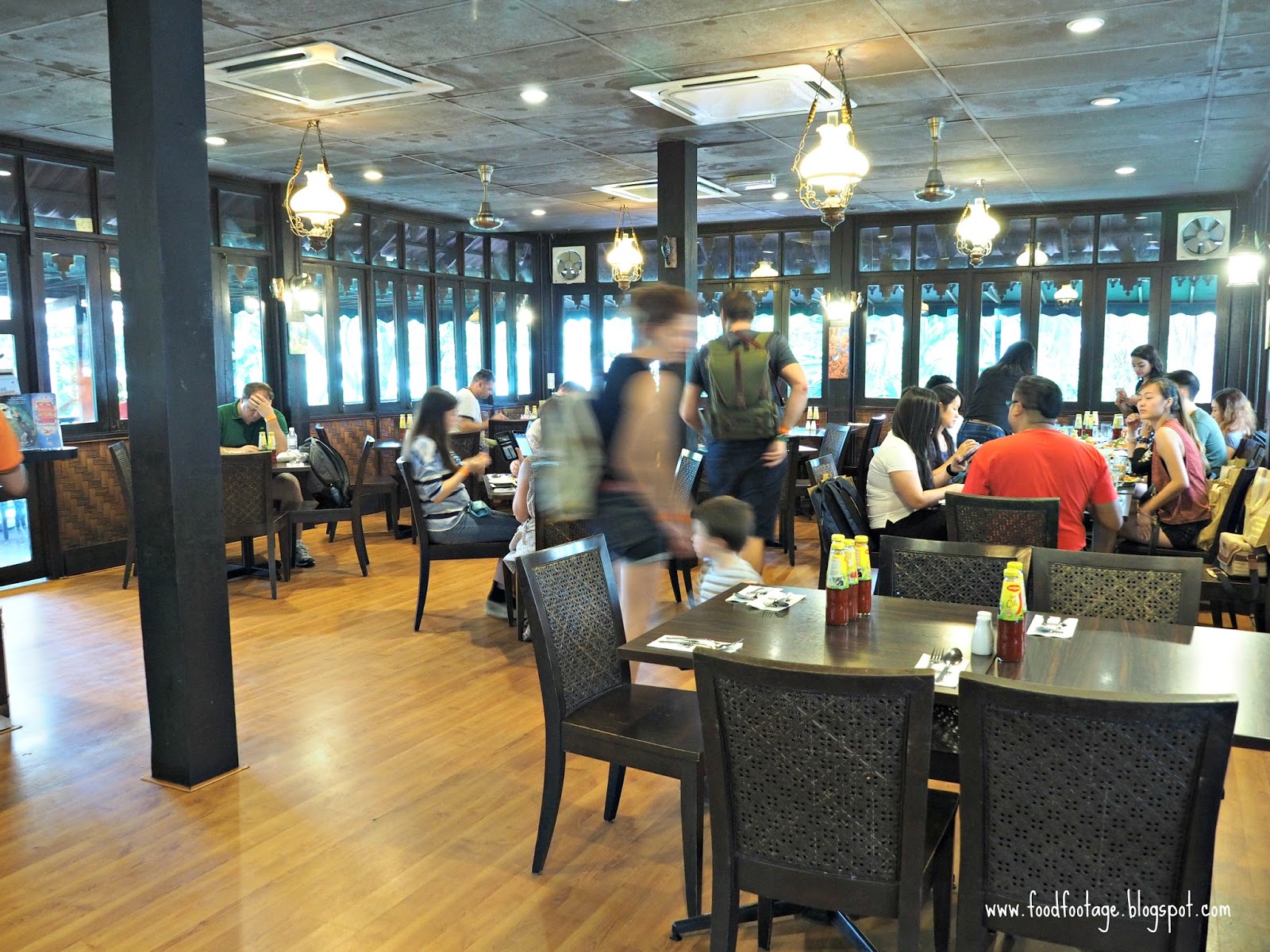 Hornbill RestaurantDine with Hornbill and Rare Birds KL Bird Park, KL