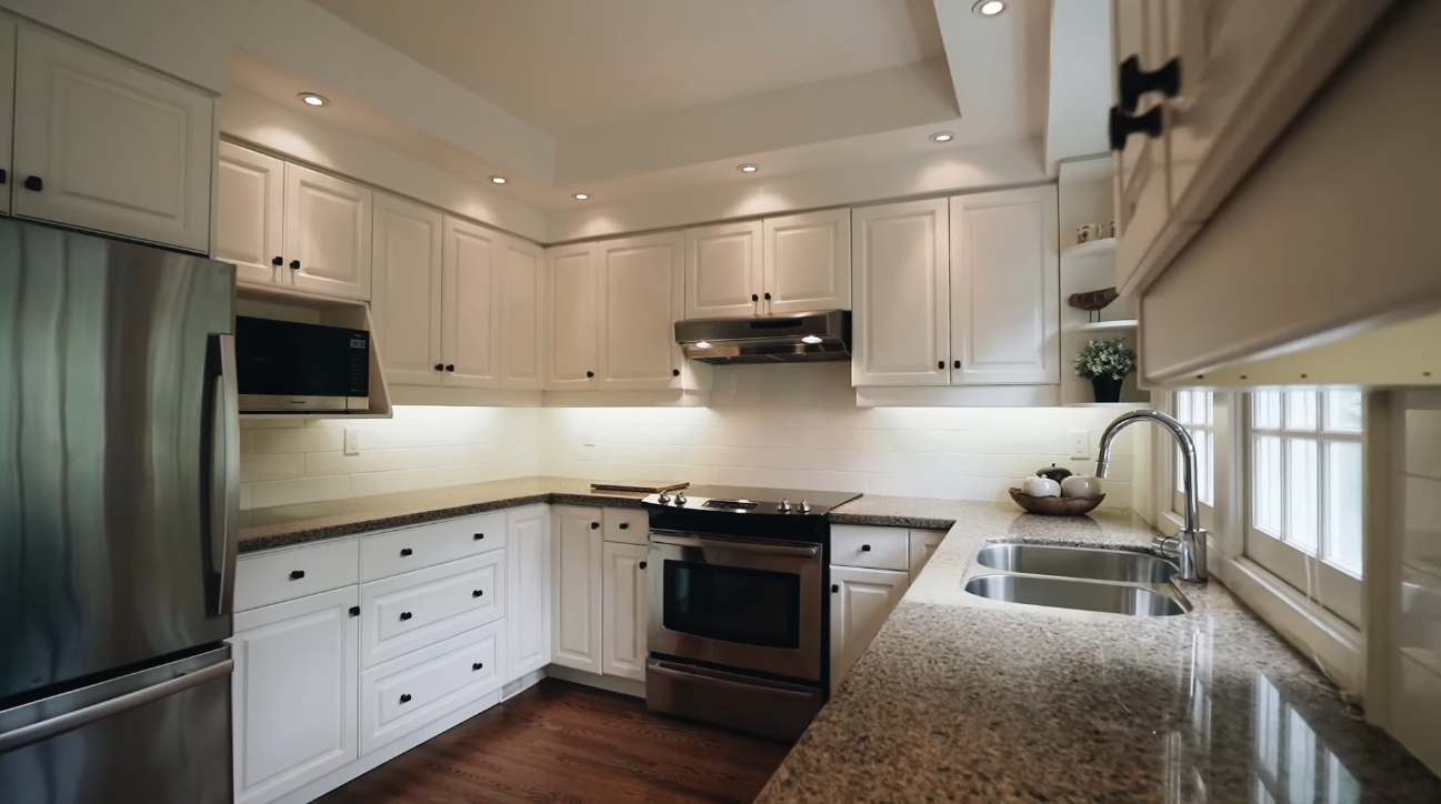 16 Photos vs. 40 Elsfield Rd, Toronto vs. Home Interior Design Tour