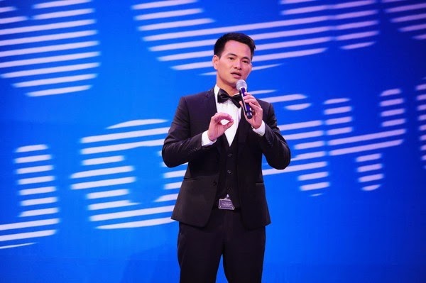 Nghệ sĩ Xuân Bắc trong chương trình giải trí: Thank God, You are here