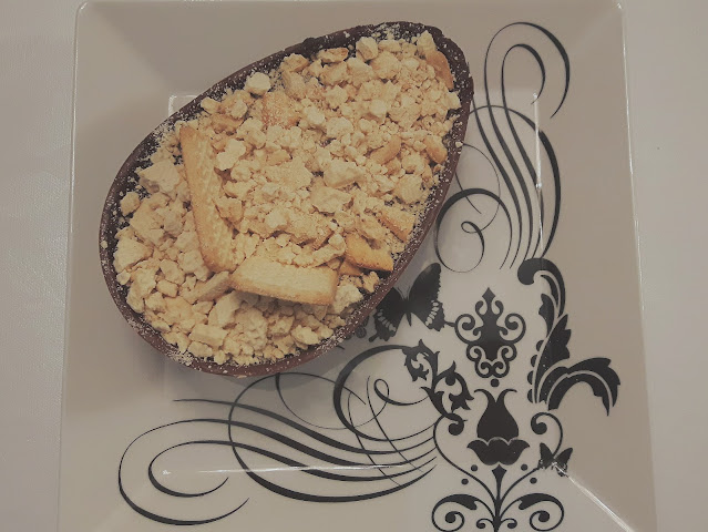 Ovo trufado de brigadeiro de chocolate com morango