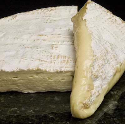 INTERNATIONAL:  Four illegal cheeses in USA:  Three from France and one from Sardinia - PHOTOS and post!