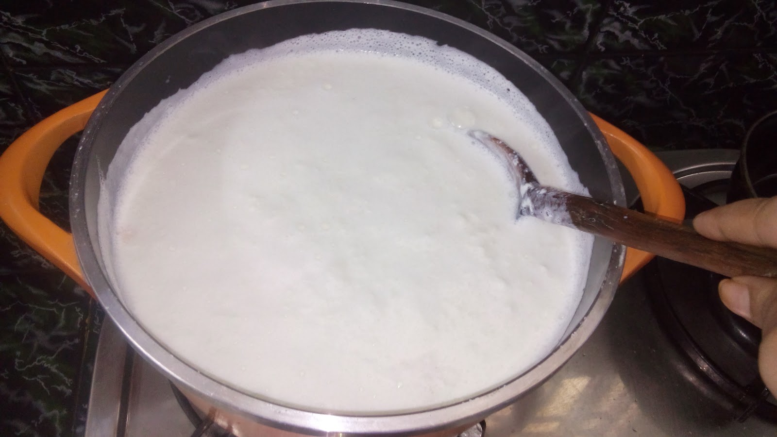 shaziya'srecipes HOMEMADE CREAM CHEESE. RECIPE/HOW TO MAKE CREAM