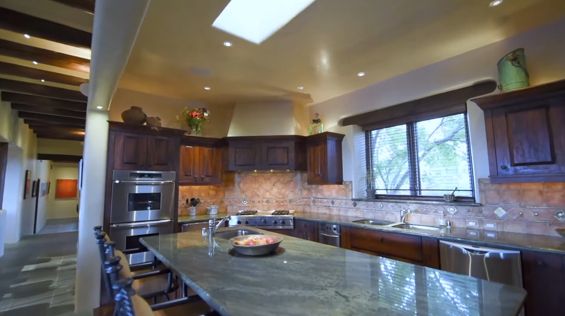Tour 2 Indian Pony, Santa Fe Luxury Home vs. 29 Interior Design Photos