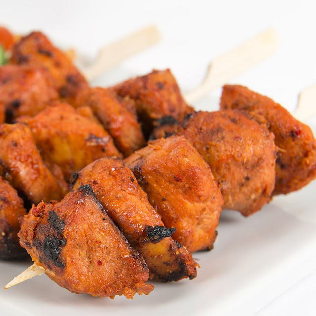 Brochettes de poulet au sumac, sauce au yogourt Mon Secret By Jess