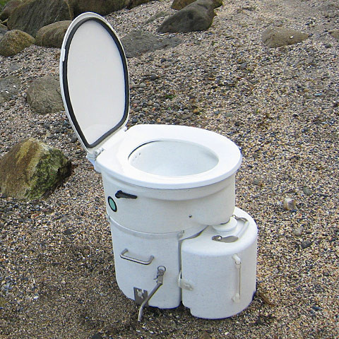 Small composting toilet