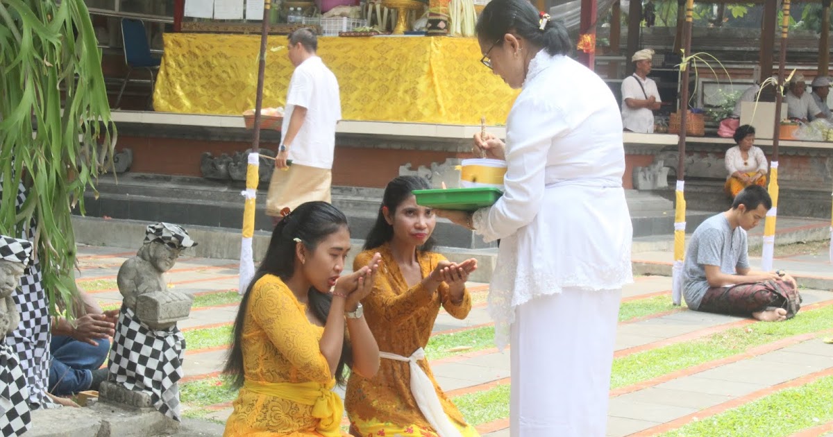 Pengertian Om Swastyastu dan Om Santih Santih Santih Om