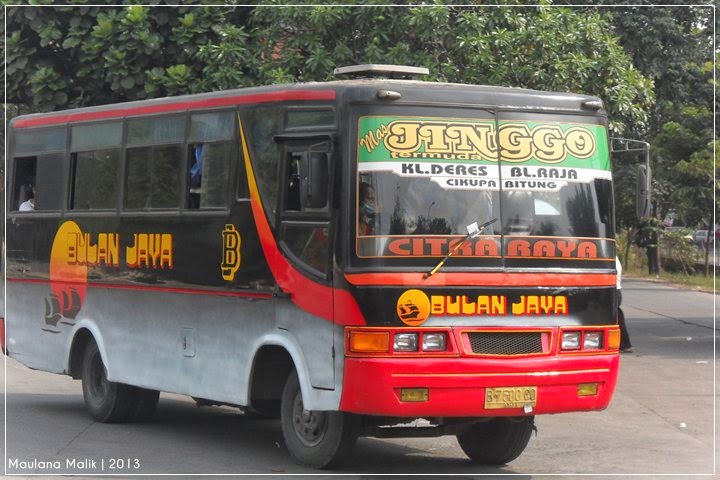 Bulan Jaya: Mengarungi Jalan Raya dengan Sentuhan Kemewahan dan Kenyamanan