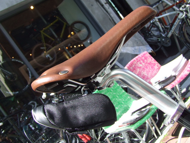 avelo Bicycle shop | アヴェロ バイシクル ショップ 浦和: Lezyne Micro Caddy S QR レザイン サドルバッグ