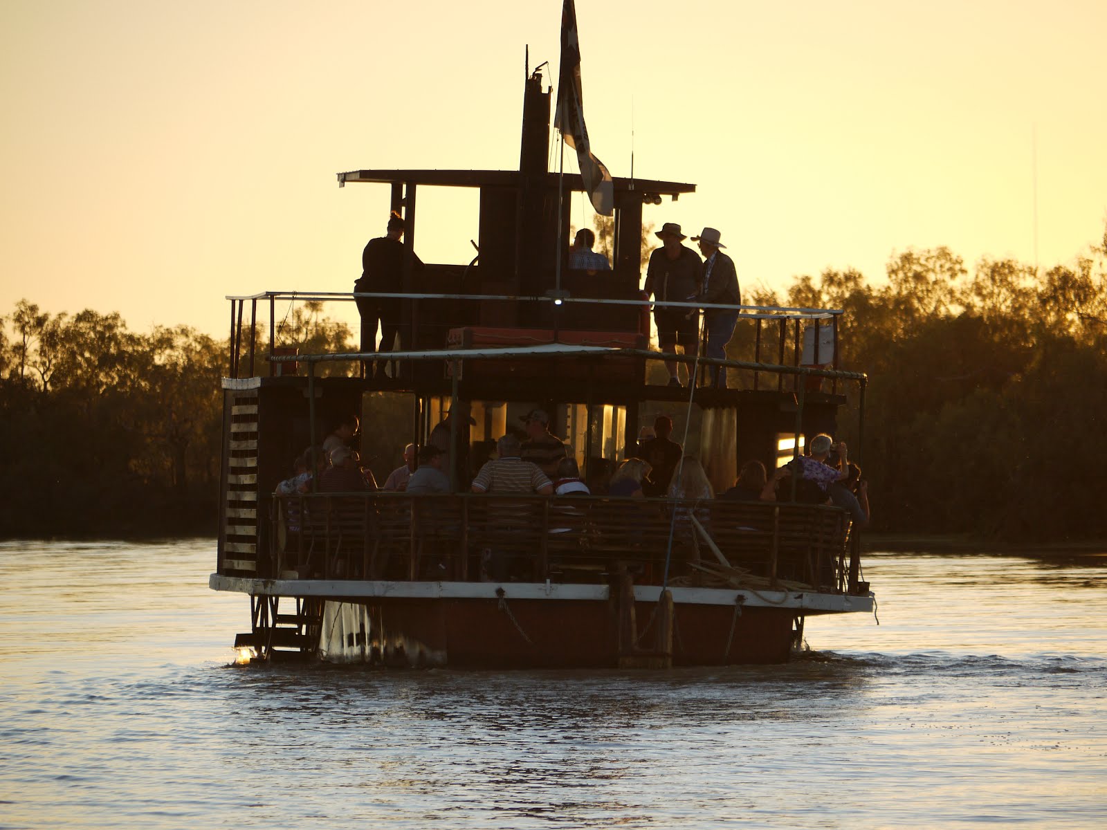 jannimary Longreach Thompson River Cruise