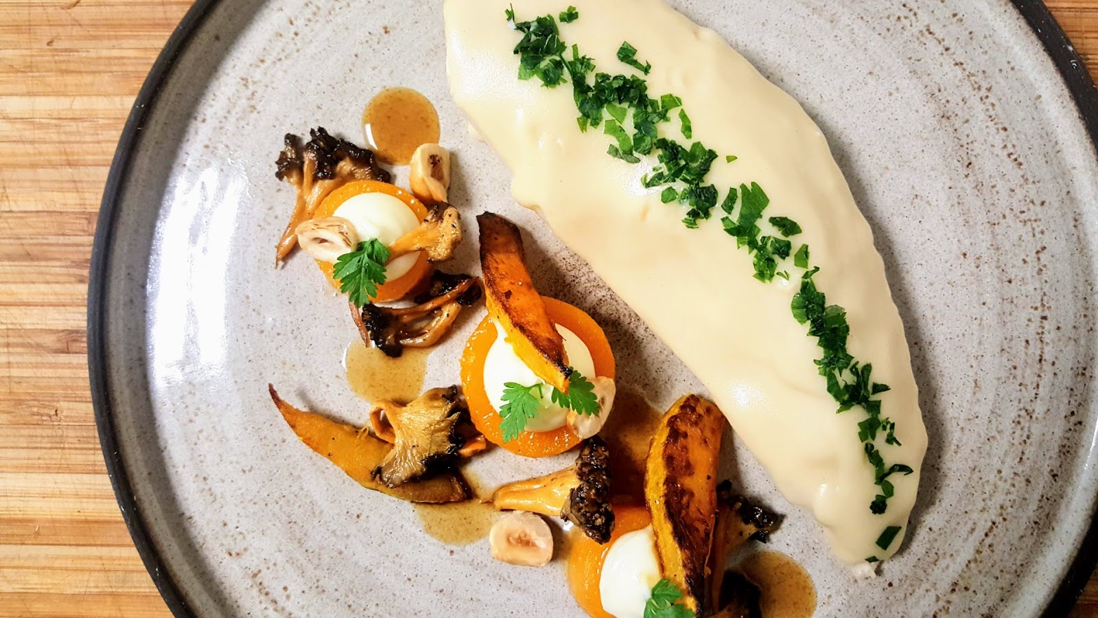 Volaille pochée sauce Suprême