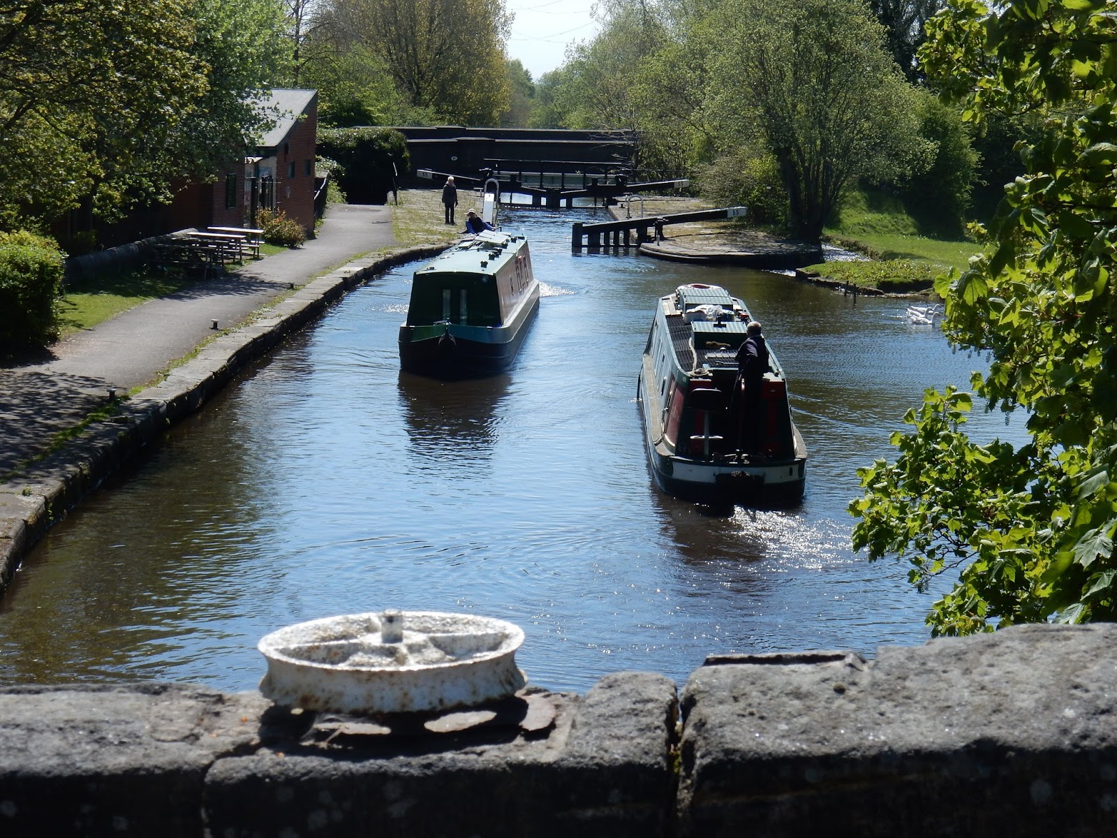 NB Holderness May 2017 by bridge and Lock, part 1.