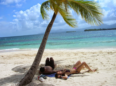 Cerrado por vacaciones. playa caribe. round the world, La vuelta al mundo de Asun y Ricardo, mundoporlibre.com