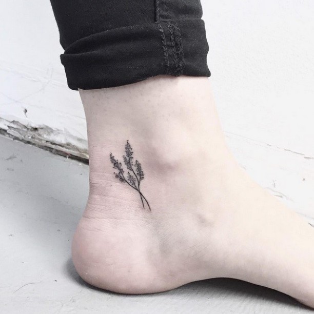 Tatuagens femininas nos tornozelos Tatuagens femininas nos tornozelos