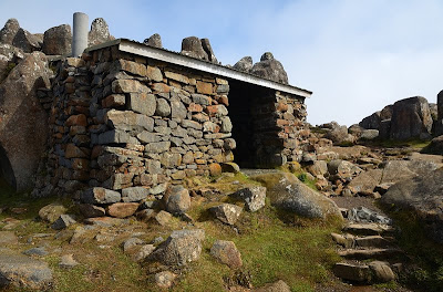 Summit bushwalkers shelter, Mount Wellington - 4th April 2011