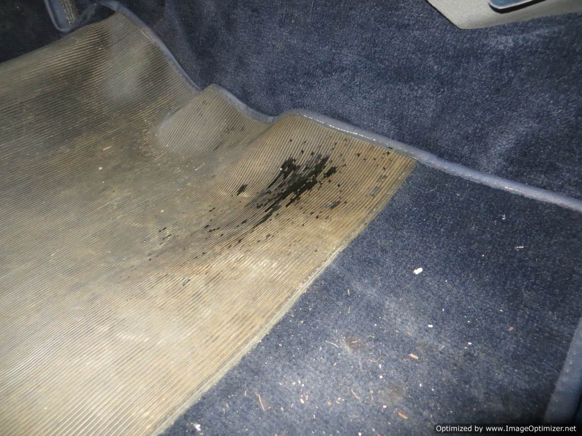 Russ's TR7 blog: 20th June 2016 - Heater matrix leak
