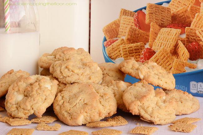 Life Cereal Cookies: a fun spin on a classic cookie. The cereal adds an AMAZING texture!