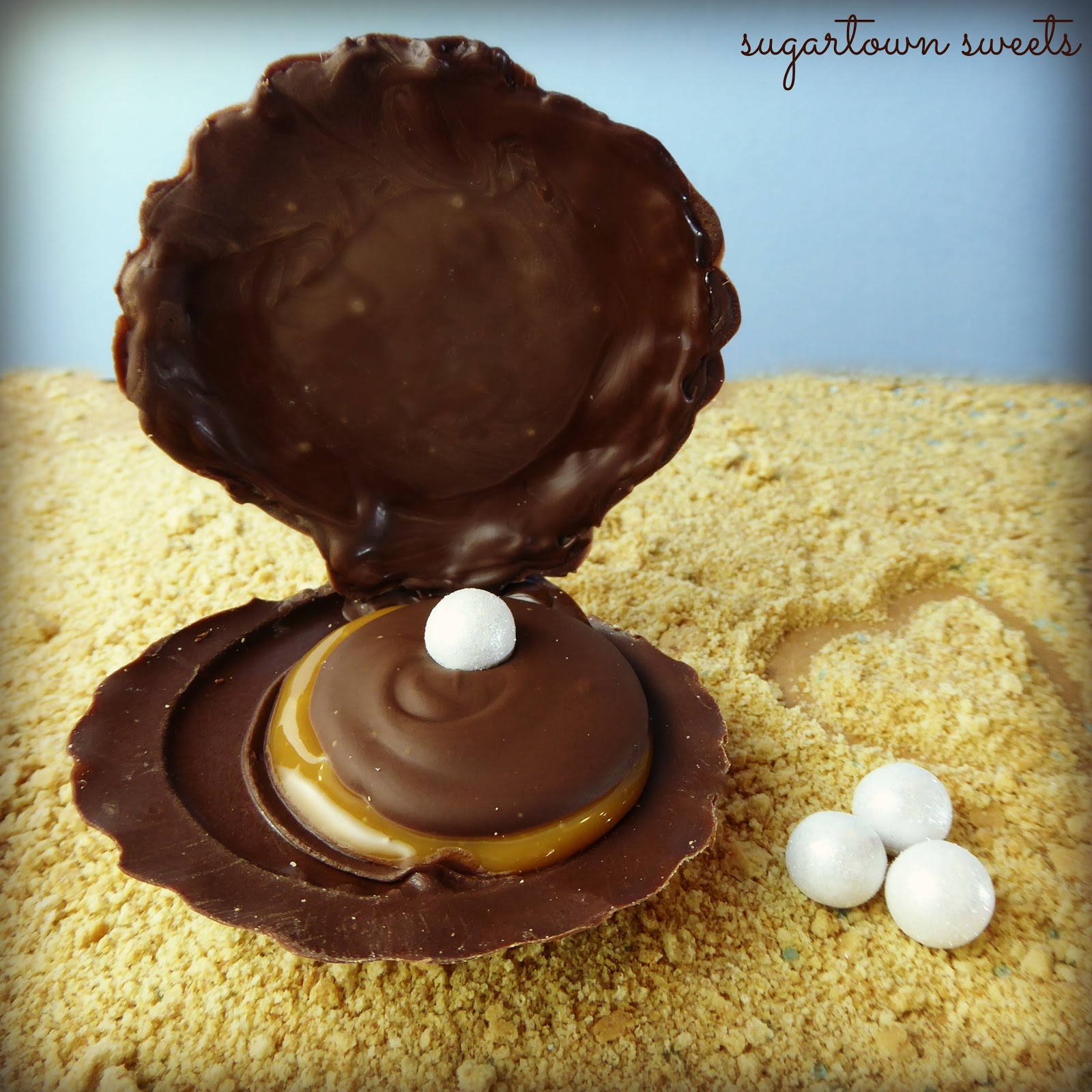 Sugartown Sweets Caramel Filled Chocolate Clam Shells With Candy Pearls