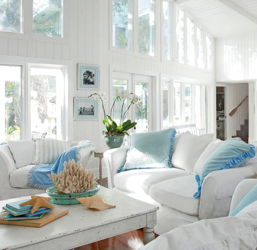 26 Small Cozy Beach Cottage Style Living Room Interior ...