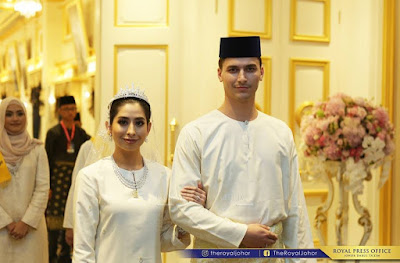 Pakaian Dan Solekan Sederhana Tunku Tun Aminah Buat Ramai Teruja Pakaian Dan Solekan Sederhana Tunku Tun Aminah Buat Ramai Teruja