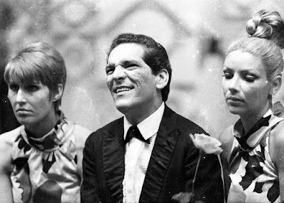 Lúcio Mauro em 'Alô Brasil Aquele Abraço', programa de gincana exibido entre 1969 a 1971 — Foto: Acervo TV Globo Lúcio Mauro em 'Alô Brasil Aquele Abraço', programa de gincana exibido entre 1969 a 1971 — Foto: Acervo TV Globo