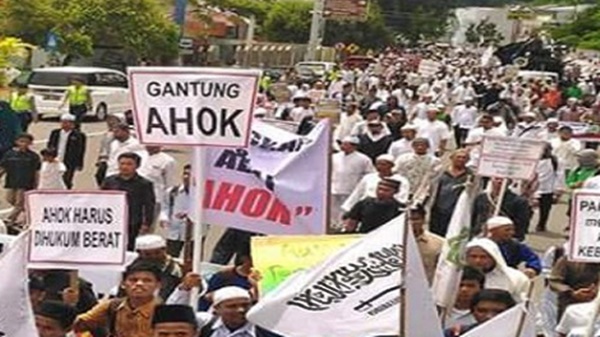 "Jika Pakai Hukum Islam, Penista Agama Sudah Dipenggal Lehernya"