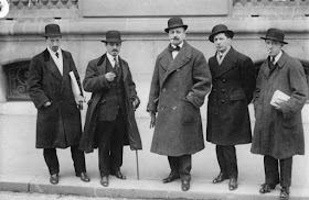 Russolo (left) with other Futursts in Paris in 1912