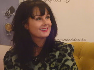 Marian Keyes. Reseña Mi vida instrucciones de uso. Blog Negro sobre Blanco