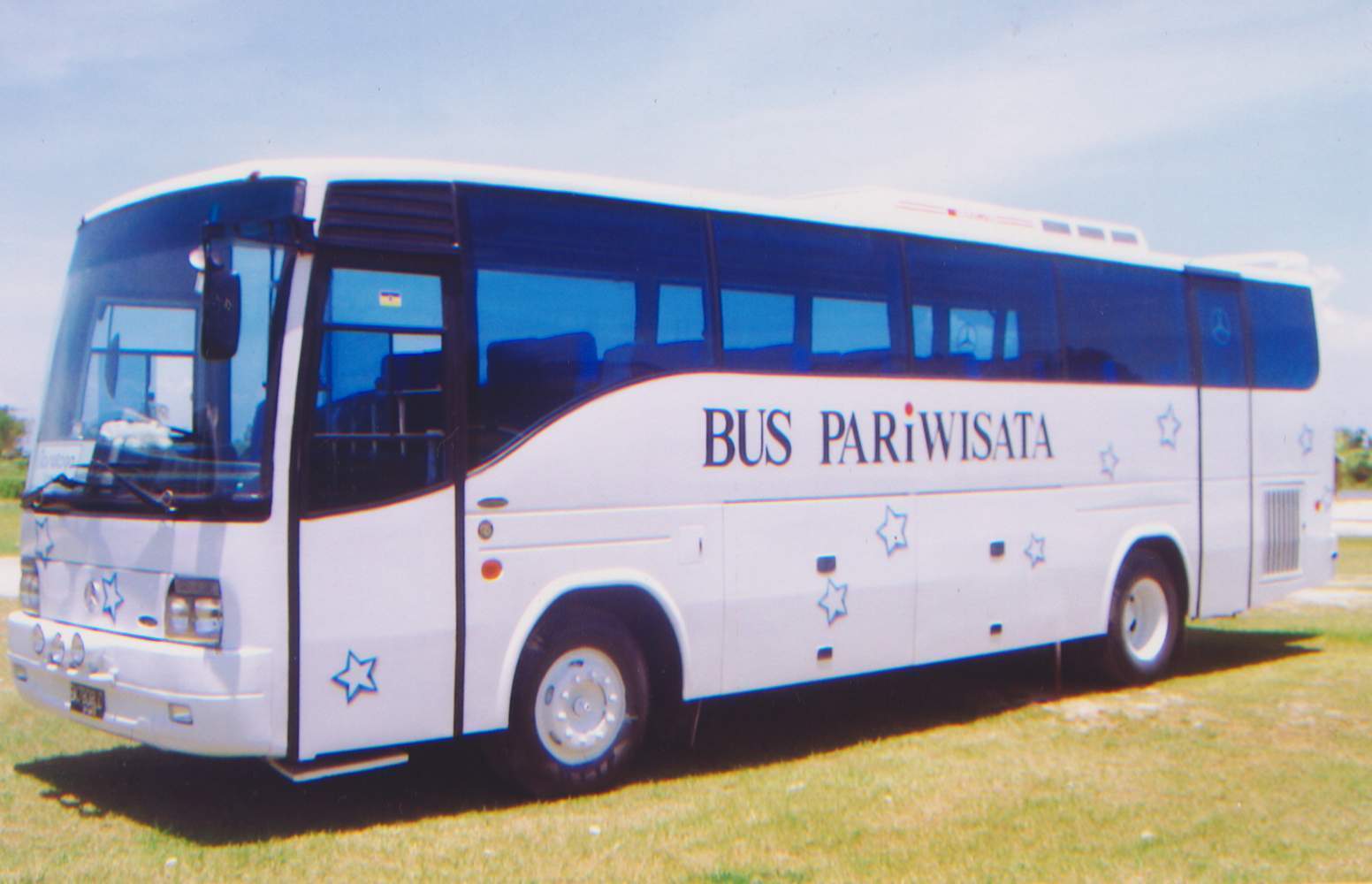 Layar Hiburan di Atas Roda: Memahami Model TV di Bus Pariwisata