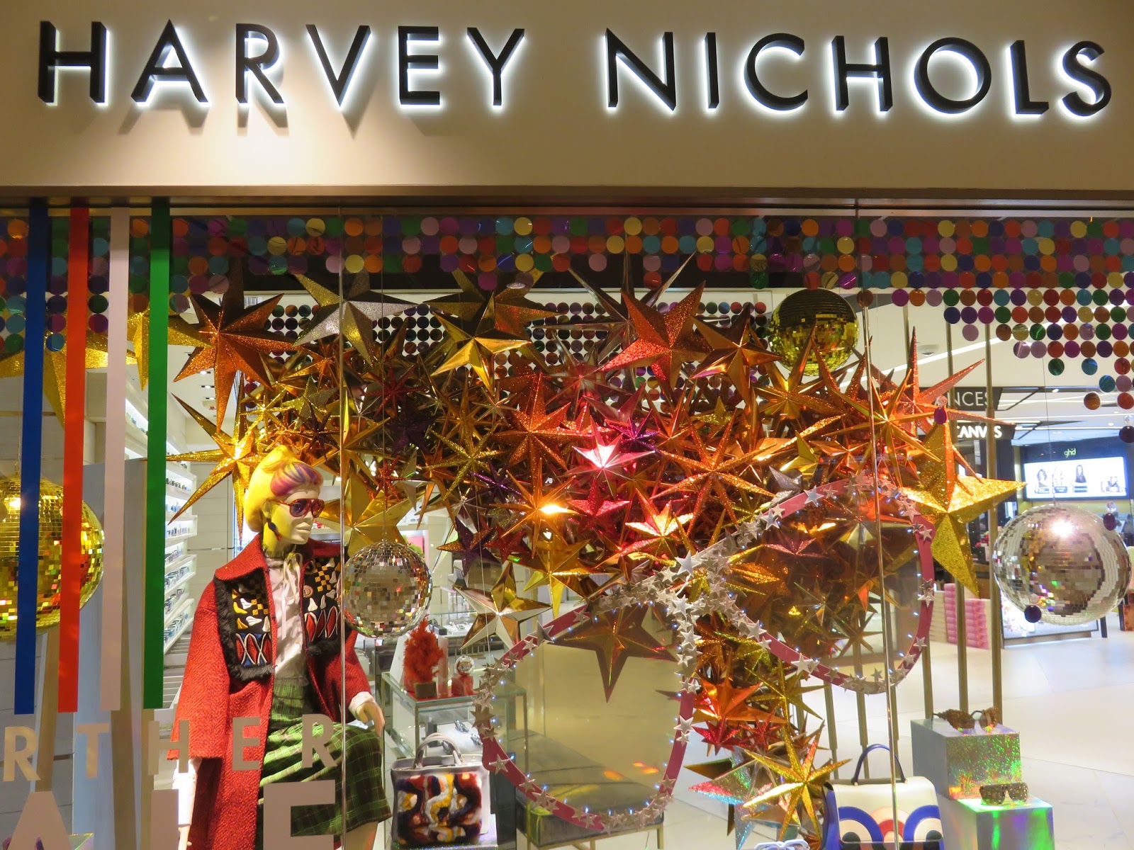 Kee Hua Chee Live!: MERRY CHRISTMAS FROM THE LANDMARK, THE POSHEST