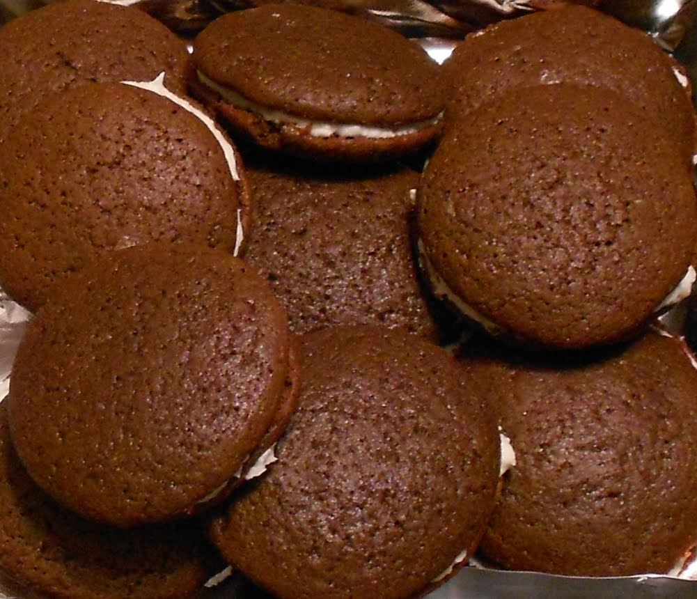 It&amp;#39;s A Very Cherry World!: WHOOPIE PIES!