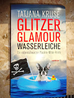 http://sommerlese.blogspot.de/2016/07/glitzer-glamour-wasserleiche-tatjana.html