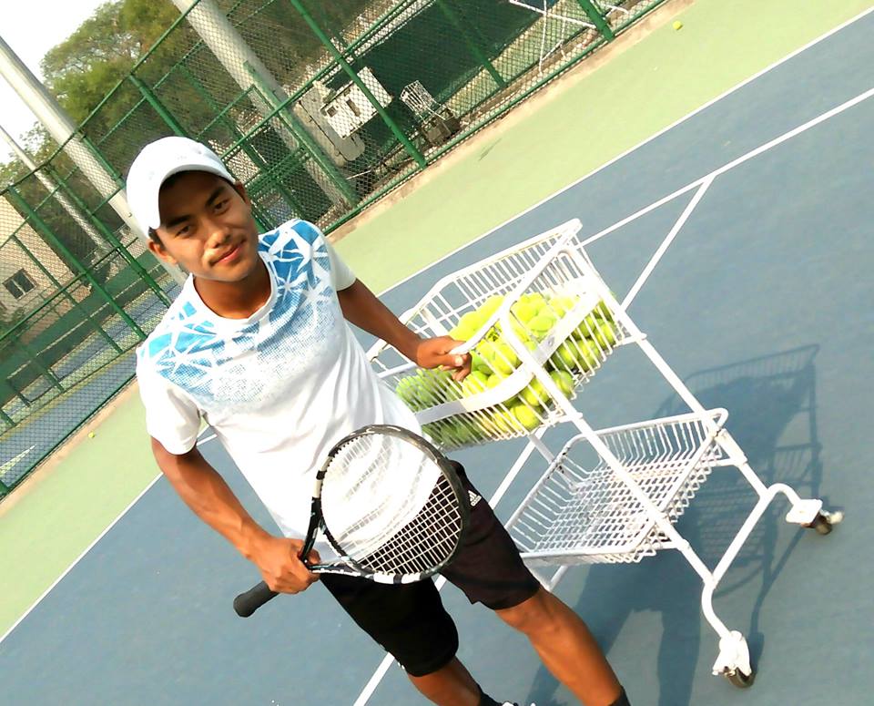 Azhove Metba Phom A Tennis Player From Nagaland Albatta, uning qo'llari rasmlari bilan tennis, stol qilingan barcha ri aniq va tushunarli aks ettirishi lozim. metba phom a tennis player from nagaland