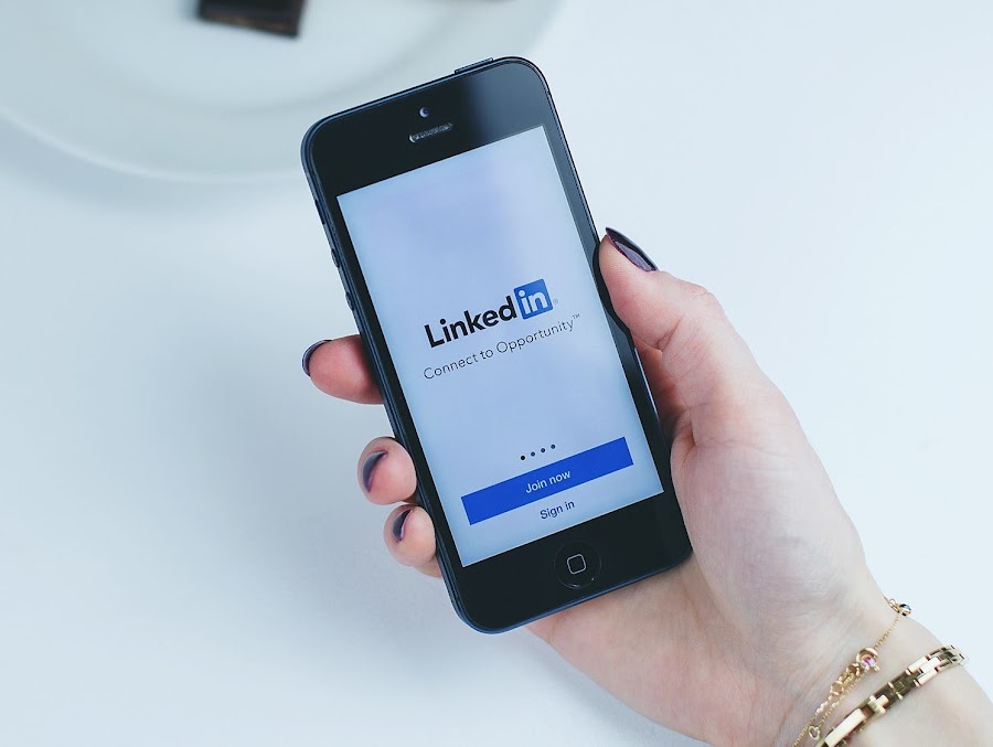 Spreading the Love in the LinkedIn Feed with Creator-Side Optimization LinkedIn Updates Feed Algorithm to Generate More Engagement for Users
