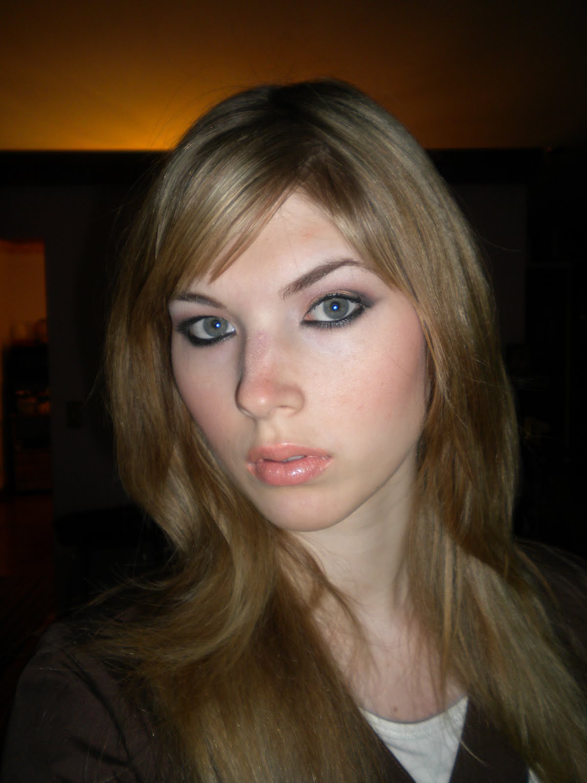 All Day I Dream Of Makeup: June 2011