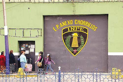 Penal de Mujeres de Chorrillos Puerta de ingreso al Penal de Mujeres de Chorrillos (Penal Santa Mónica)