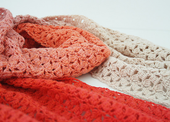 Scheepjes Whirl crochet pattern: The Little Meringue Shawl | Happy in Red