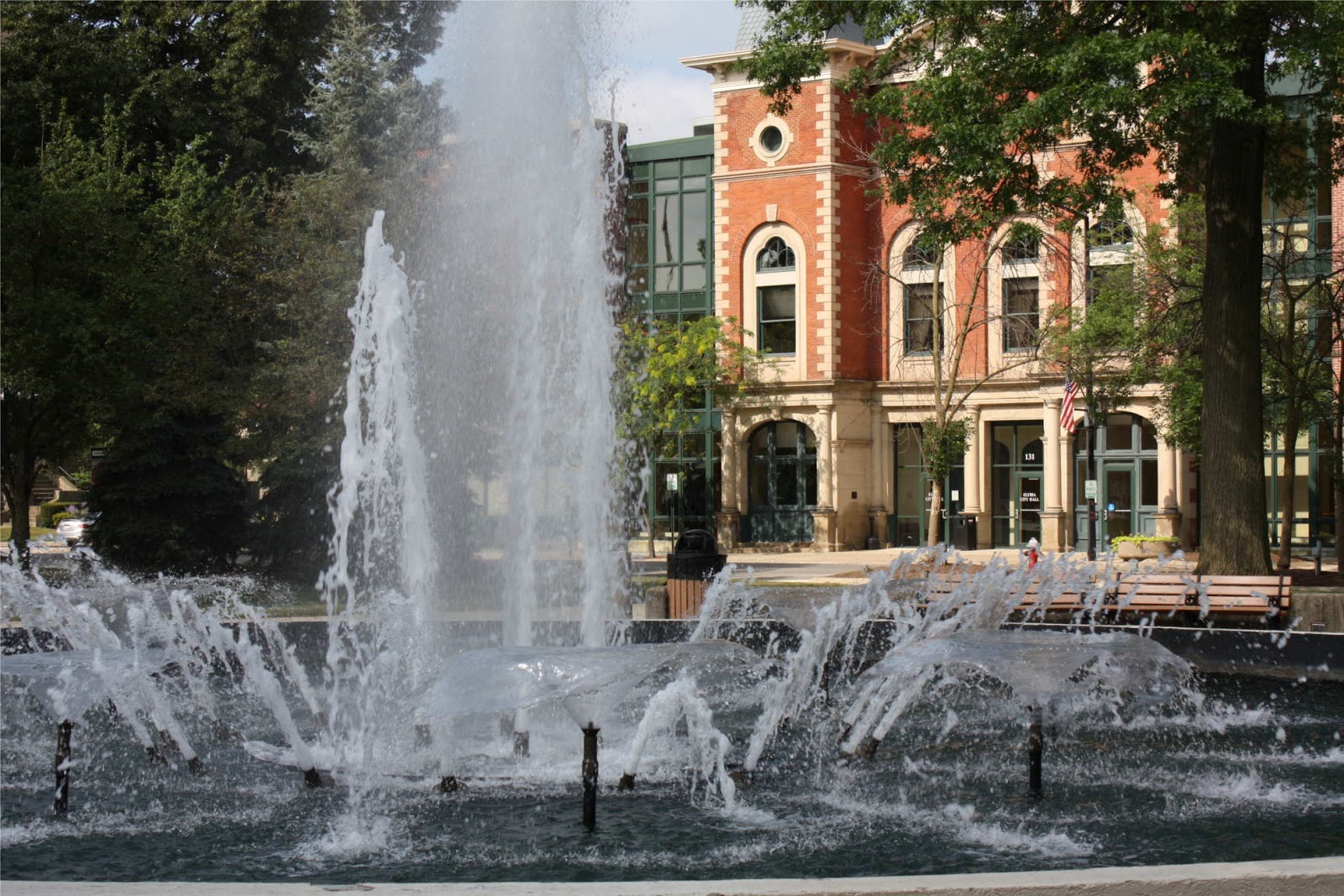 City of Elyria ELYRIANS TELL US WHAT YOU WANT IN YOUR NEW ELY SQUARE