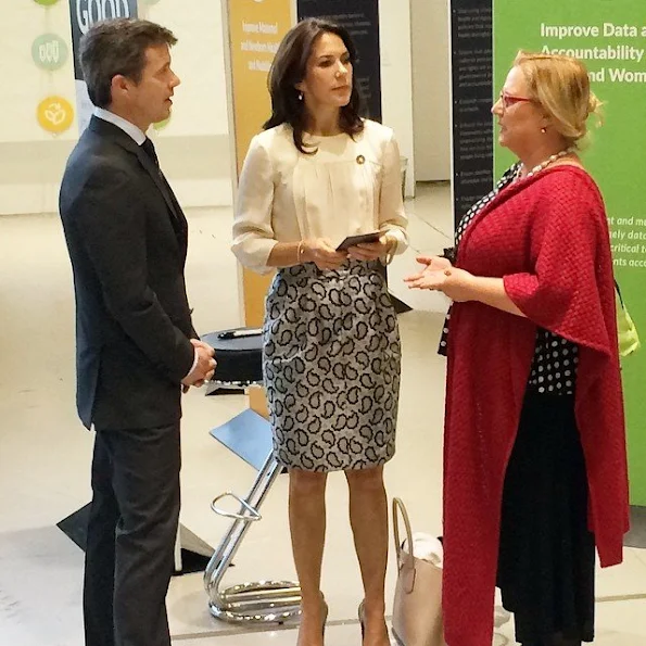 Crown Prince Frederik, Crown Princess Mary and Dutch Queen Maxima arrived for Women Deliver Global Conference at the Bella Center. Princess Mary wore Joseph skirt