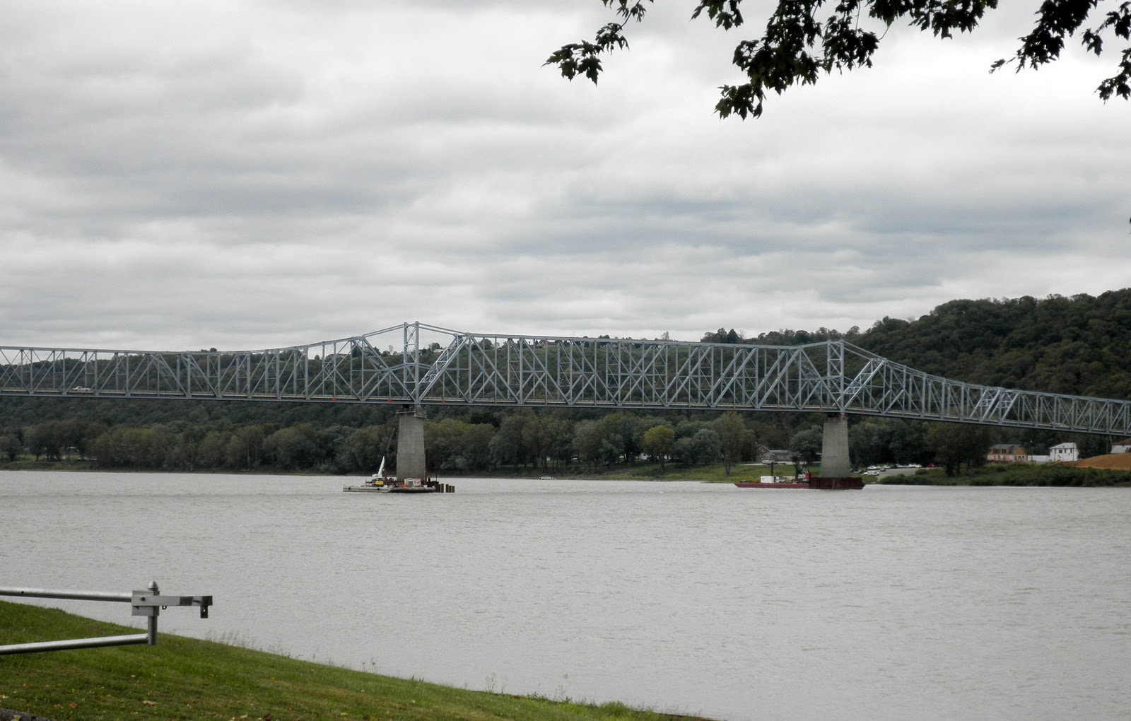 AT THE RIVERBEND GetAway Along the Ohio River