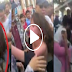 Tolong SHARE..!!! Semoga Ini Jadi Pelajaran : Inilah Akibatnya Apabila Suka Sel1ngkuh Dengan Suami Orang.."Wanita Ini Ditel4nj4ngi Didepan Umum..!!!
