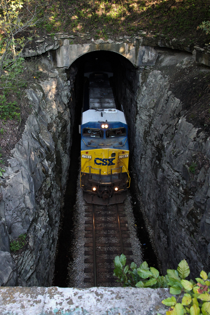 MEC&F Expert Engineers A CSX train’s pusher engine decoupled from the