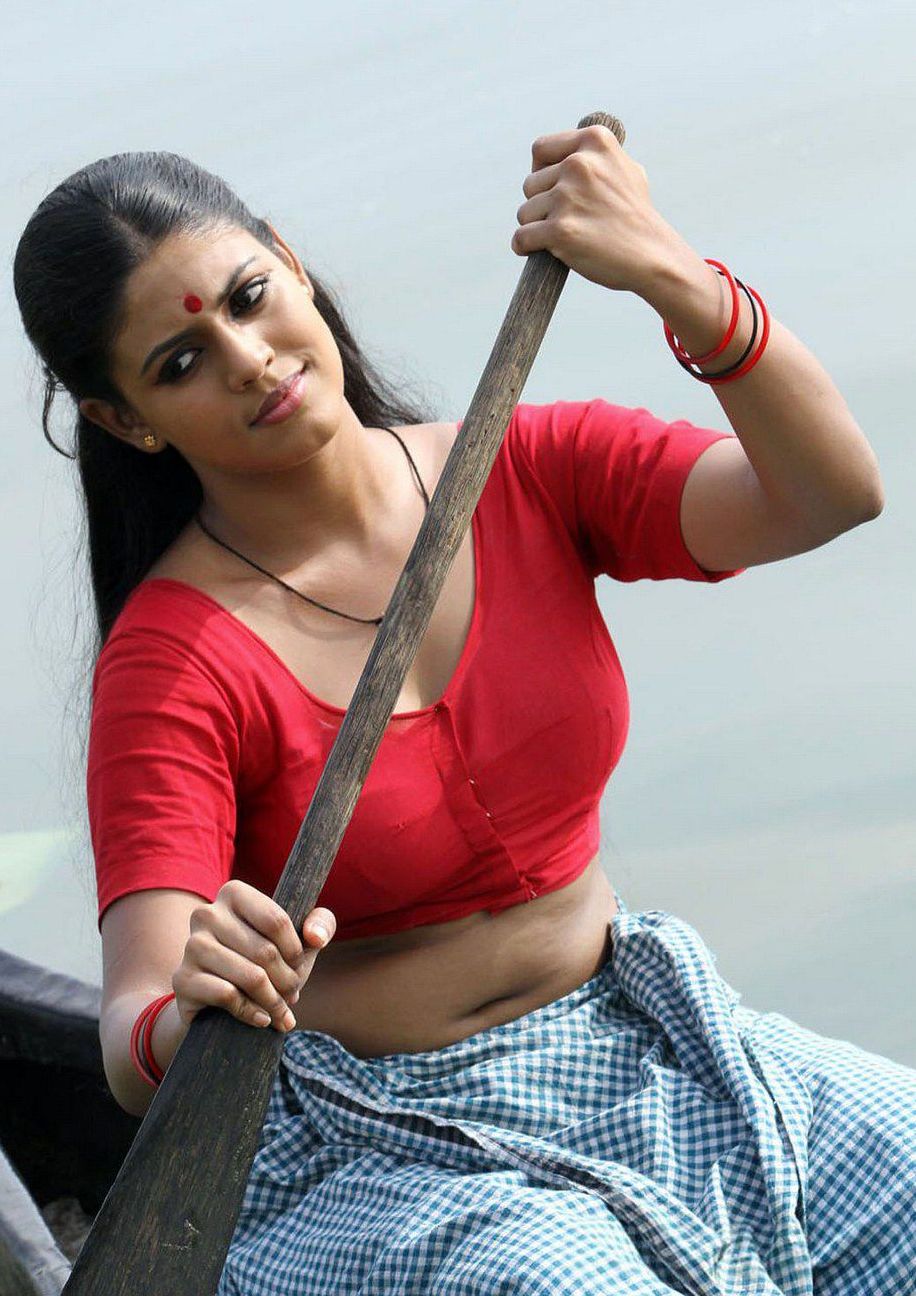 Iniya Hot Photos In Naga Bandham Malayalam Movie Hot