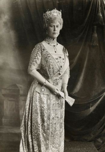Marie Poutine's Jewels & Royals: Collector of Jewels: Queen Mary of ...