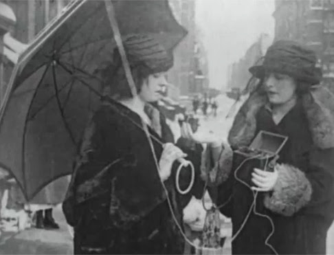 Video : 1922年に試みられた携帯電話の第1号機 ! !