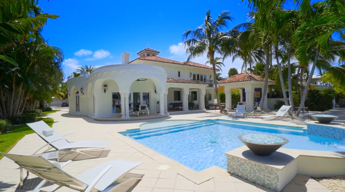 42 Interior Design Photos vs. 501 Riviera Isle Dr, Fort Lauderdale, FL