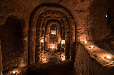 Мистериозните пещери Кейнтън в Англия Caynton-caves-56