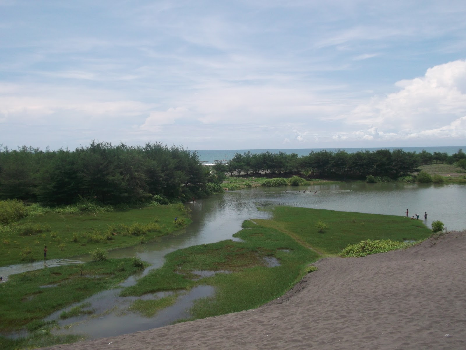 Pantai Laguna Lembupurwo Kebumen : Pantai Laguna - Keindahan Pantai